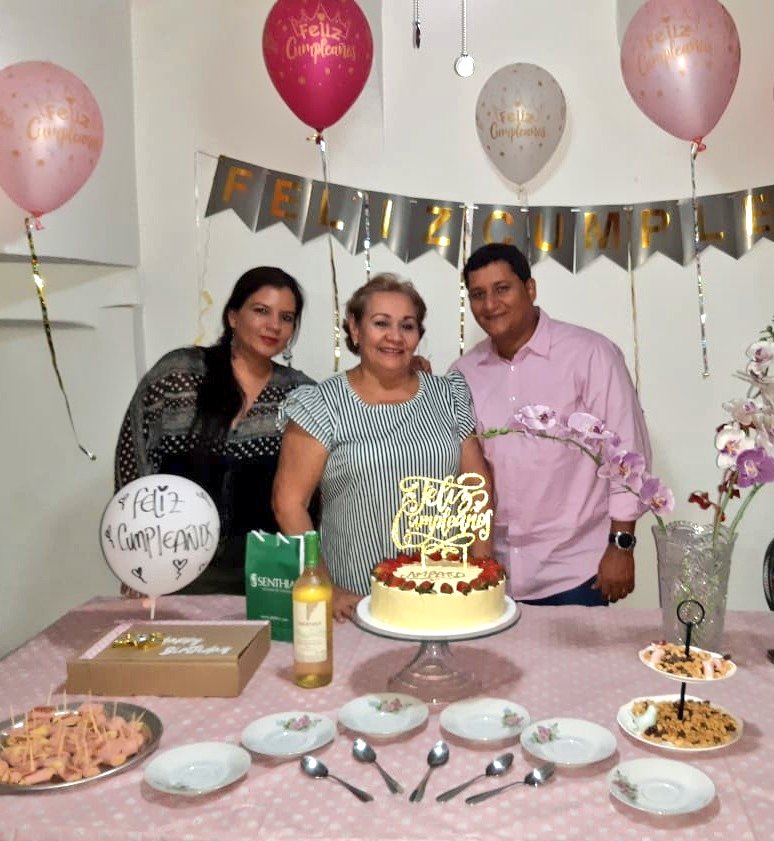 Linda Laso, Amparo Gutiérrez y Javier Zambrano.